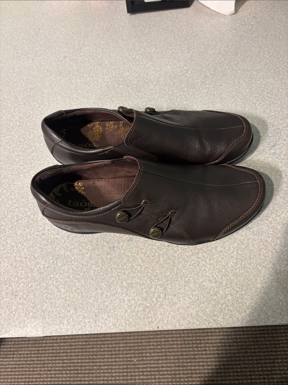 Taos Encore Womens Brown Leather Slip-On Loafers with Button Accents